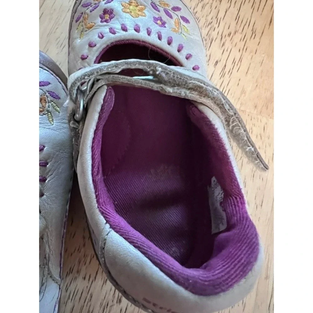 Stride Rite Mary Jane Kids 5 Silver Good Floral Embroidered Leather Shoes